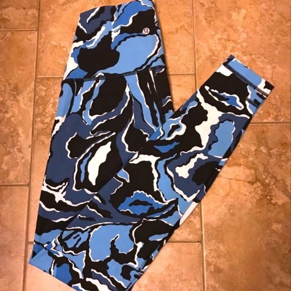 💙🖤Lululemon Multi Coloured tights Blue White Black - Picture 7 of 8